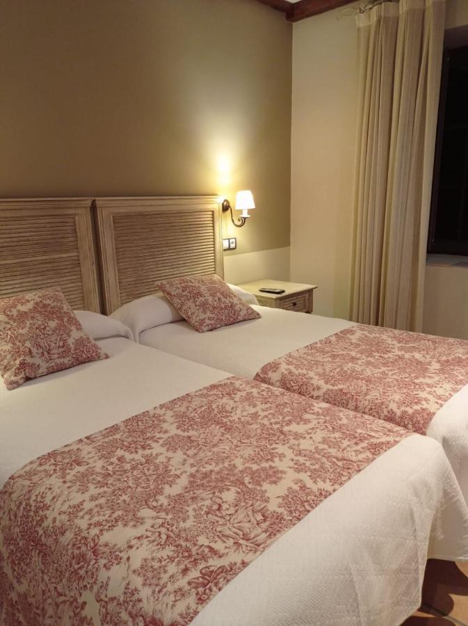 Hotel El Cuartel De Lugueros Zewnętrze zdjęcie